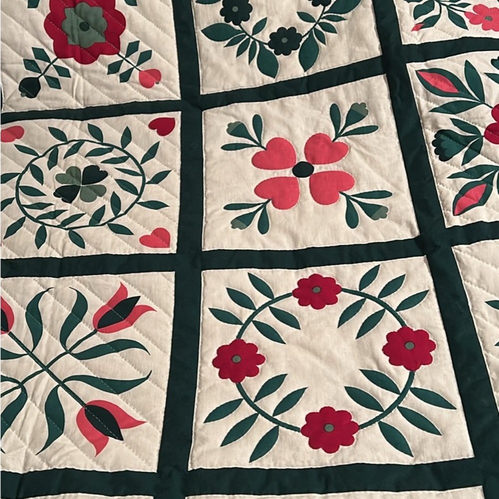 New homemade print pattern hand stitched queen quilt 104”x82” - Picture 2 of 4